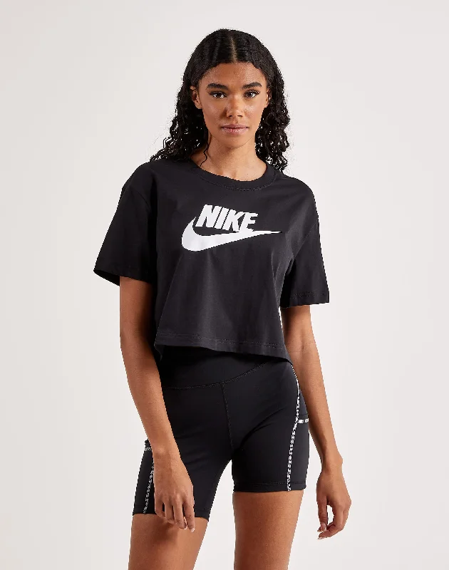 Nike Essential Cropped Logo Tee