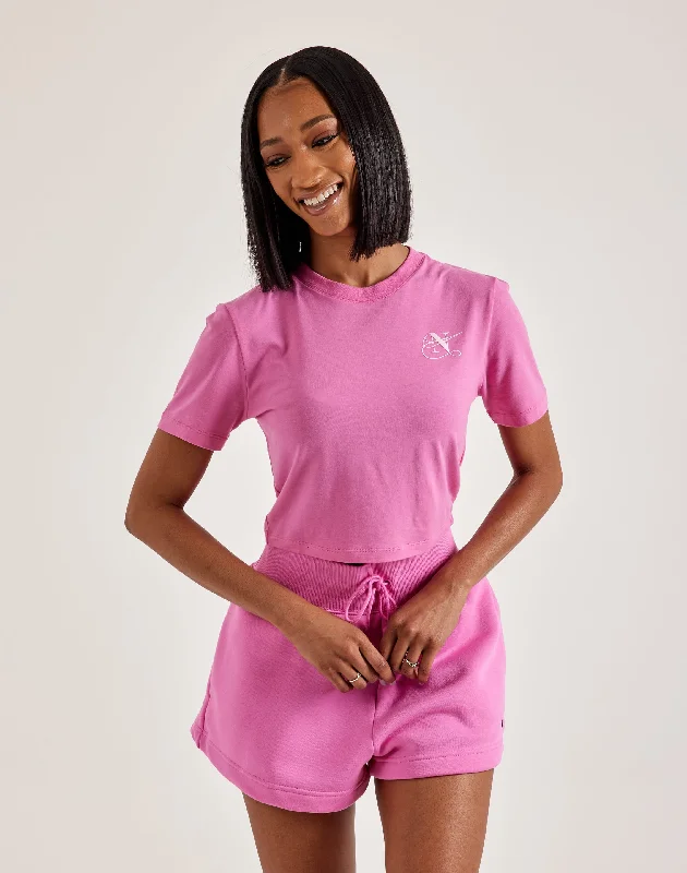 Nike Essential Slim Cropped Tee