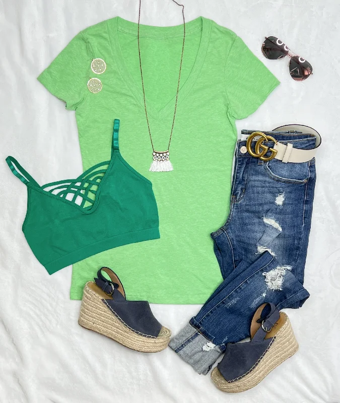 BASIC SHORT SLEEVE DEEP V TEE - APPLE